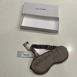 Cultiver Silk Eye Mask in Gray - with tags